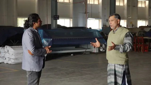 সুপার জুট মিলস ও সুপারেক্স লেদার লিমিটেডের এমডির সঙ্গে বিবিসির সাংবাদিক