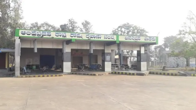 ఖాళీగా ఉన్న పాడేరు బస్ స్టాండ్