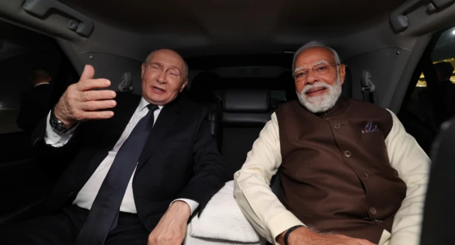 नरेंद्र मोदी