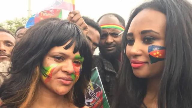 ገጸን ቅርጺ ባንዴራታት ብቀለም ዘመላኽዓ ደቂ ኣንሰትዮ 14 ሓምለ 2018