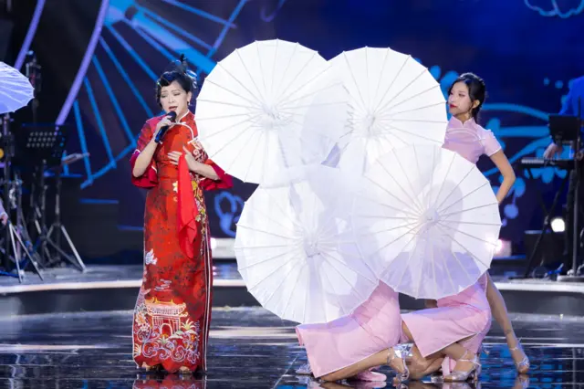 Ca sĩ Như Quỳnh biểu diễn tại Việt Nam vào năm 2025