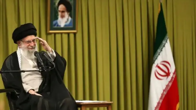 المُرشد الأعلى السابق علي خامنئي من أصول أذرية