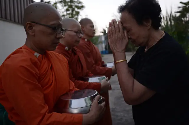 ภิกษุณี