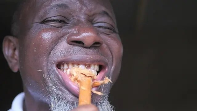Onye ji atụ a ehicha eze ya
