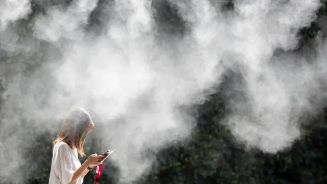 ਰਿਪੋਰਟ ਅਨੁਸਾਰ 92 ਕਰੋੜ ਬੱਚੇ ਪਾਣੀ ਦੀ ਕਮੀ ਤੋਂ ਪ੍ਰਭਾਵਿਤ,82 ਕਰੋੜ ਵਧ ਰਹੀ ਗਰਮੀ ਅਤੇ 60 ਕਰੋੜ ਮਲੇਰੀਆ ਅਤੇ ਡੇਂਗੂ ਵਰਗੀਆਂ ਬੀਮਾਰੀਆਂ ਦੇ ਖਤਰੇ ਤੋਂ ਪ੍ਰਭਾਵਿਤ ਹਨ।