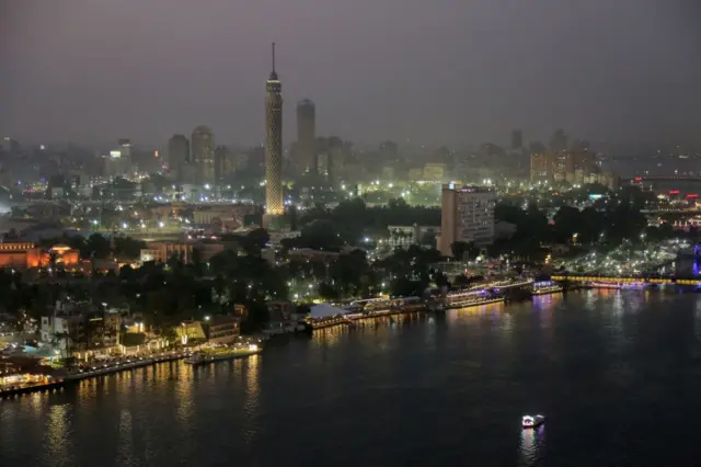 صورة تظهر مساء القاهرة.