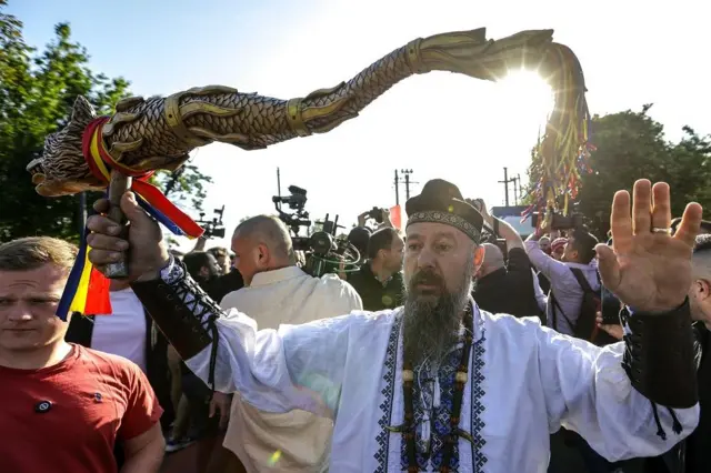 Mnoge pristalice Đorđeskua su glasale za Simiona na izborima