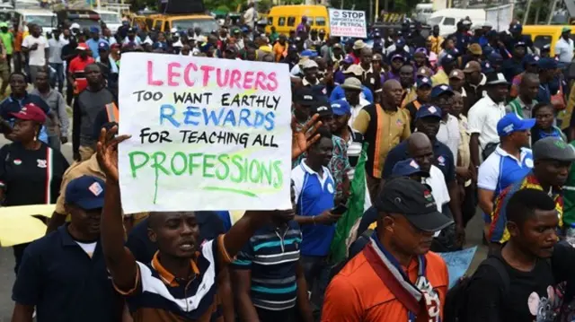Students blocked major roads in September to protest at the government's inability to reach a compromise with lecturers