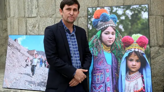 سرزمین گل بادام، نخستین نمایشگاه انفرادی عکس های امان الله صداقت است