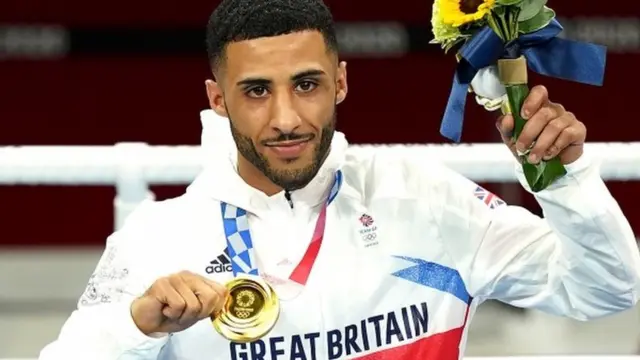 男子フライ級で金メダルを得たガラル・ヤファイ