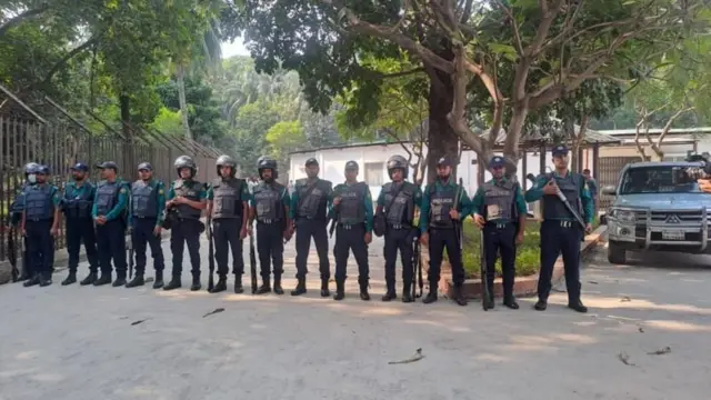 ট্রাইব্যুনালে পুলিশের পাহারা