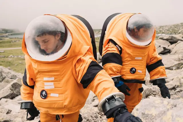 رواد فضاء من الطلاب