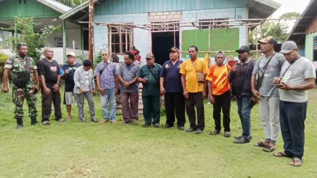 Lembaga Masyarakat Adat (LMA) Biak juga melakukan pertemuan yang mengukuhkan lahan milik keluarga Rejauw.