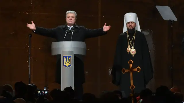 Порошенко порой упрекают в чересчур активной эксплуатации церковной тематики