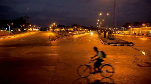 После заката пустынные улицы Нейпьидо порой выглядят жутковато