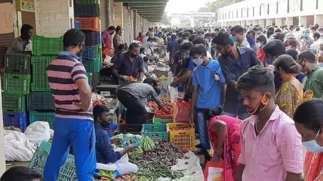 தமிழ்நாட்டில் அதிகரிக்கும் கொரோனா தொற்று: வெளியில் வர வேண்டாமென அரசு வேண்டுகோள்