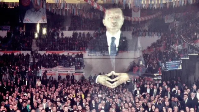 Erdogan en forma de holograma