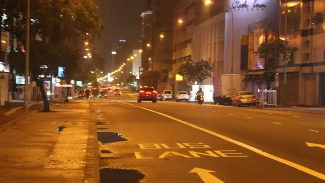 கொழும்பு வீதி ஒன்று.