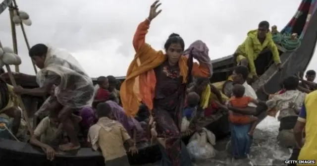 रोहिंग्या, मुसलमान, बांग्लादेश, आंग सान सू ची, अख़बार, मीडिया, हिंसा