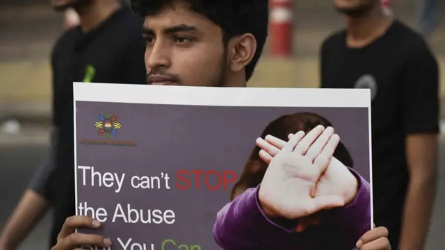 பாலியல் வன்முறைக்கு எதிரான போராட்டம்