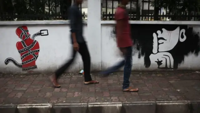 আবরার হত্যার প্রতিবাদে ঢাকার বুয়েটের দেয়ালে গ্রাফিতি।