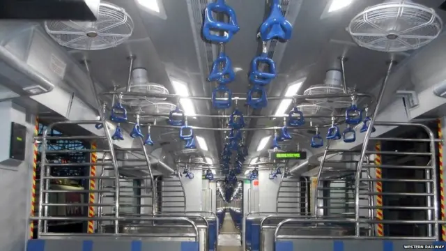 मुंबईतली पहिली एसी लोकल