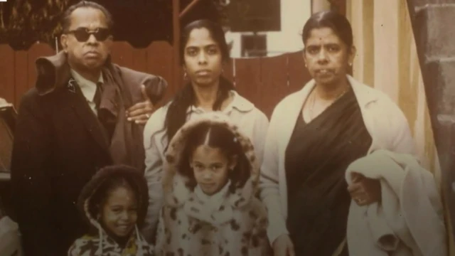 કમલા હૅરિસ બાળપણમાં પોતાનાં પરિવાર સાથે