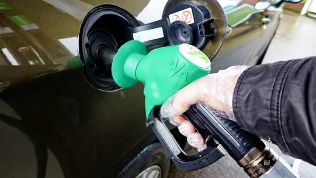 વિશ્વભરમાં માલસામાનની હેરફેર કરતી વૈશ્વિક શિપિંગ કંપનીઓ મહામારી પછી વધેલી માંગને પહોંચી વળવા અસમર્થ બની છે.