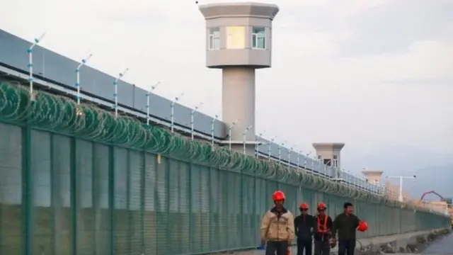 चीन में वीगरः मॉडल के वीडियो से मिली नज़रबंदी के हालात की झलक