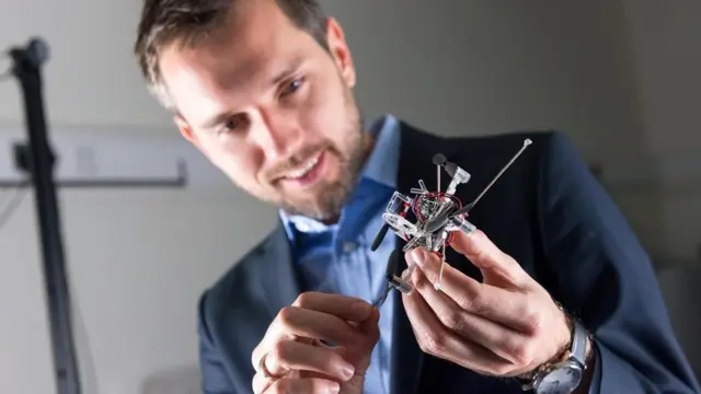 طائرة من دون طيار