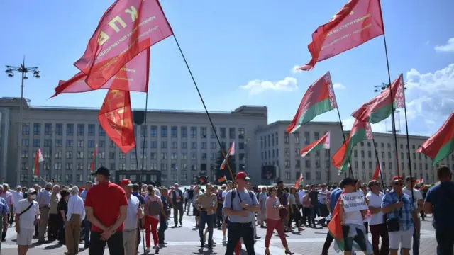 Комуністична символіка