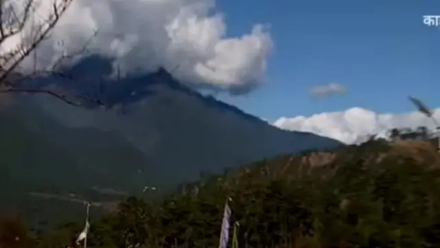 ચીન દ્વારા એલએસીને પેલે પાર મોટાપાયે બૅરેક (સૈનિકો માટેની રહેણાંક વ્યવસ્થા) ટાવર તથા સૈન્ય ઠેકાણા બનાવ્યા છે. (કાહૂ ગામ)