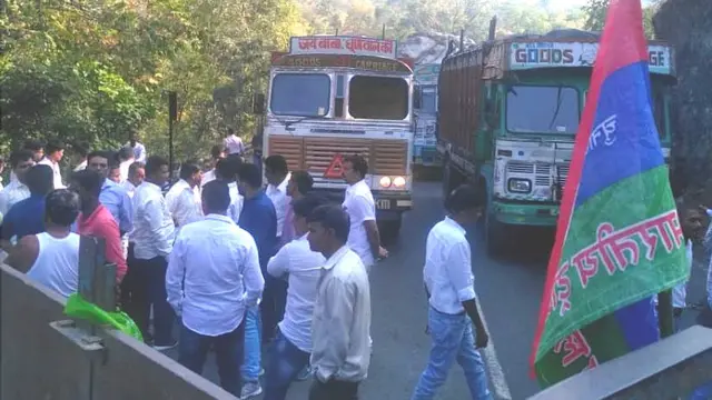 ભીલીસ્તાન ટાઇગર સેનાએ રસ્તા રોકોનો કાર્યક્રમ આપ્યો હતો