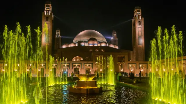 بحیرہ مسجد، لاہور