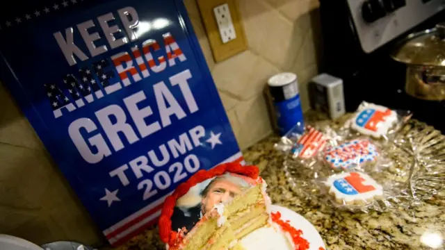 Un gâteau à l’effigie du président à St. Pauls, en Caroline du Nord.