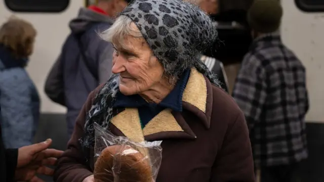 रशियाशी युद्ध सुरू झाल्यावर एका वर्षात असं बदललं युक्रेन