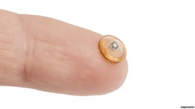 ये चिप बहुत छोटी होती हैं.