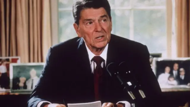 ABD Başkanı Ronald Reagan