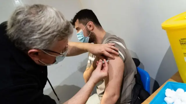 Центр вакцинации в Лондоне