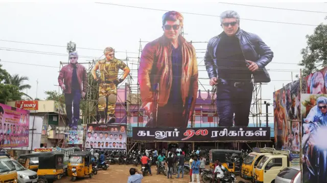 నిబంధనలపై ఆందోళన వ్యక్తంచేస్తూ వెయ్యిమందికిపైగా బాలీవుడ్ ప్రముఖులు కేంద్ర ప్రభుత్వానికి సంయుక్తంగా ఓ లేఖ రాశారు.