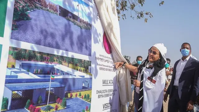 Mana barumsaa Arsii Lixaa aanaa Siraaroo magaalaa Roophiitti ijaaramuuf dhakaan bu'uuraa kaa'ame