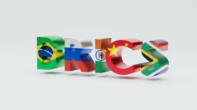 ब्रिक्स अंग्रेज़ी के अक्षर B R I C S से बना वो शब्द है, जिसमें हर अक्षर एक देश का प्रतिनिधित्व करता है. ये देश हैं ब्राज़ील, रूस, भारत, चीन और दक्षिण अफ़्रीका.
