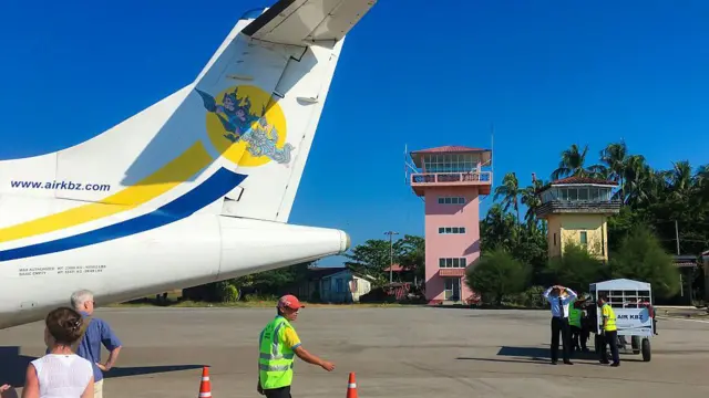 သံတွဲမြို့လေဆိပ်