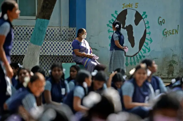 கட்டாயக்கல்வி உரிமை சட்டம், சென்னை உயர்நீதிமன்றம், மாணவர் சேர்க்கை, கல்வி, பள்ளிகள்