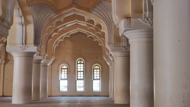 மதுரை, திருமலை நாயக்கர் அரண்மனை, நாயக்க மன்னர், வரலாறு, திருச்சி