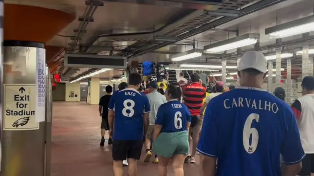 Navijači Čelsija idu na utakmicu sa Flamengom u Filadelfiji