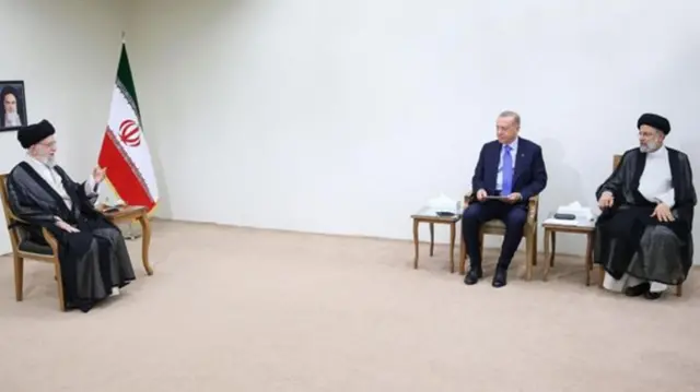 Katika mkutano na Recep Tayyip Erdogan, Ayatollah Khamenei alipinga mashambulizi ya Uturuki kaskazini mwa Syria.