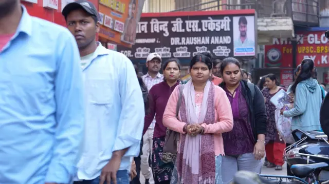 कई बार लड़कियों को अपने सपने पूरे किए बिना घर लौटना पड़ता है