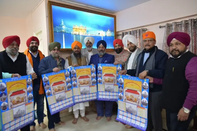 ਮਨਜੀਤ ਸਿੰਘ ਜੀਕੇ ਦਿੱਲੀ ਦੇ ਮਰਹੂਮ ਸਿੱਖ ਆਗੂ ਜਥੇਦਾਰ ਸੰਤੋਖ਼ ਸਿੰਘ ਦੇ ਪੁੱਤਰ ਹਨ, ਜਿਨ੍ਹਾਂ ਦਾ ਖੇਤਰੀ ਤੇ ਕੌਮੀ ਸਿਆਸਤ ਵਿੱਚ ਦਖ਼ਲ ਰਿਹਾ ਹੈ