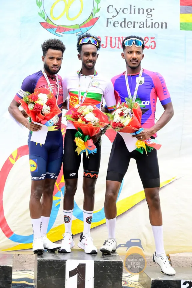 ኣብ ናይ ትሕቲ 23 ዓመት ካብ ቀዳማይ ክሳብ ሳልሳይ ወጽኡ ዩኤል ሃብተኣብ [ማእከላይ]፡ ሮቤል ሃብተማርያም [ጸጋም]፡ ዳንዮም ፍጹምብርሃን [የማን]